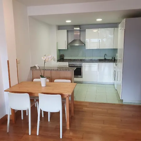 Luminoso Piso Con Terraza Y Aparcamiento Ess01636 オンダリビア