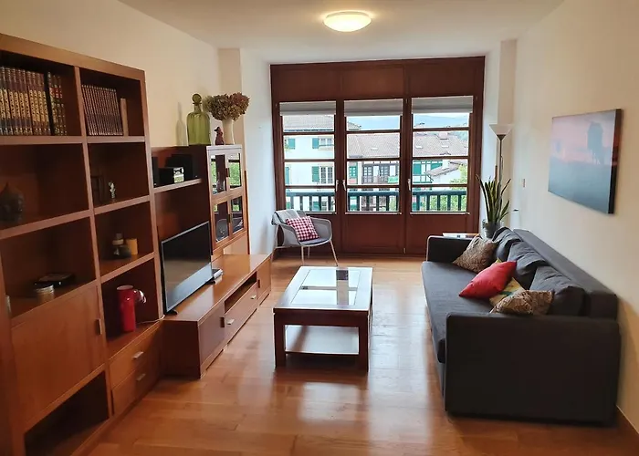 Luminoso Piso Con Terraza Y Aparcamiento Ess01636 * Hondarribia